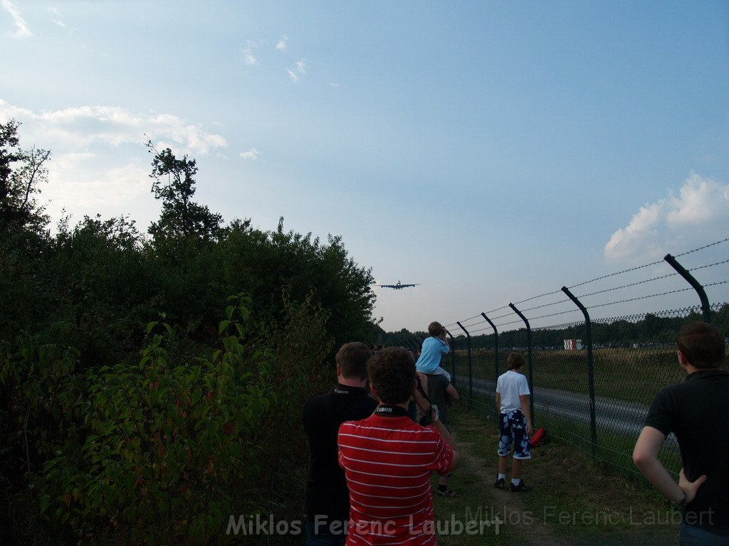 Warten auf den Airbus 380 Koeln Bonn P279.JPG